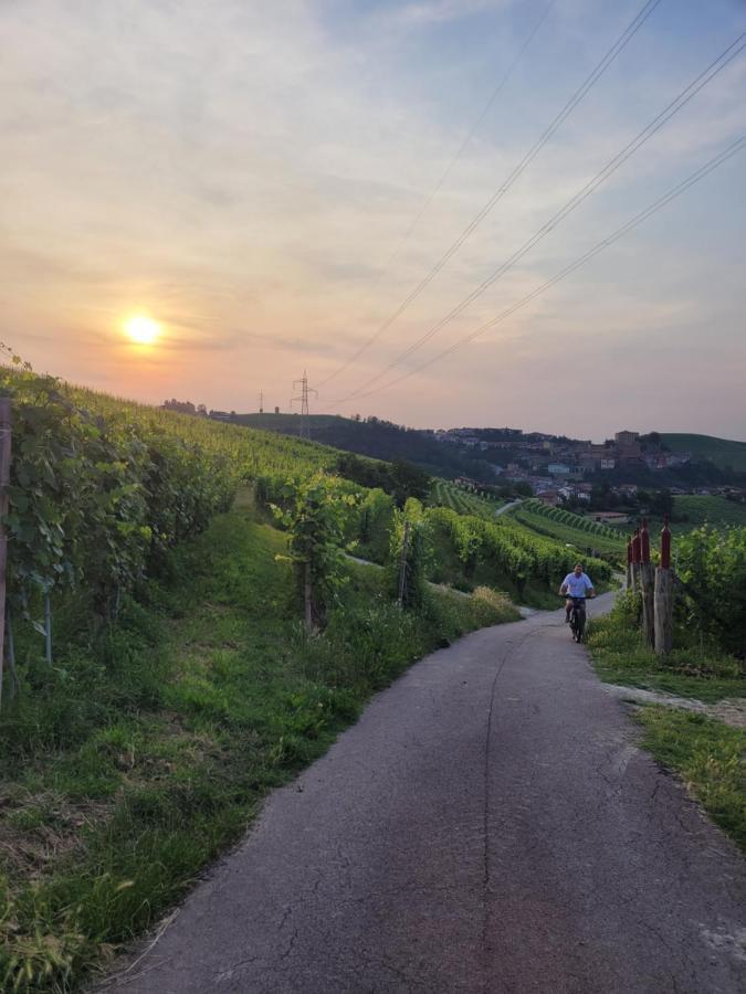 Villa Laura Castellinaldo エクステリア 写真
