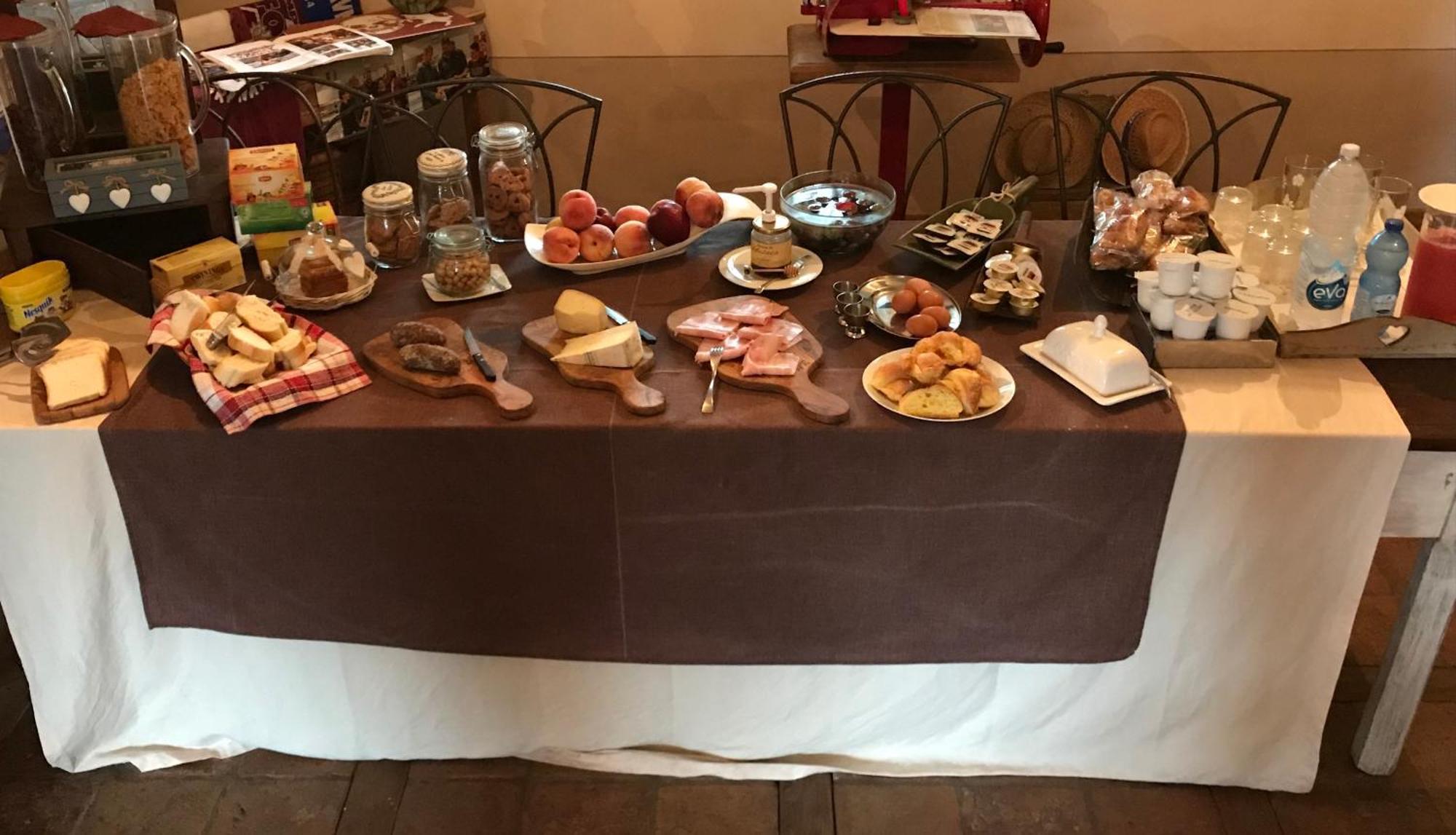 Villa Laura Castellinaldo エクステリア 写真