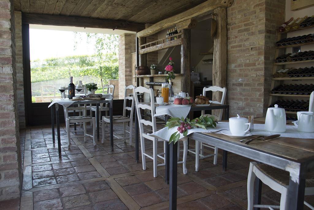 Villa Laura Castellinaldo エクステリア 写真