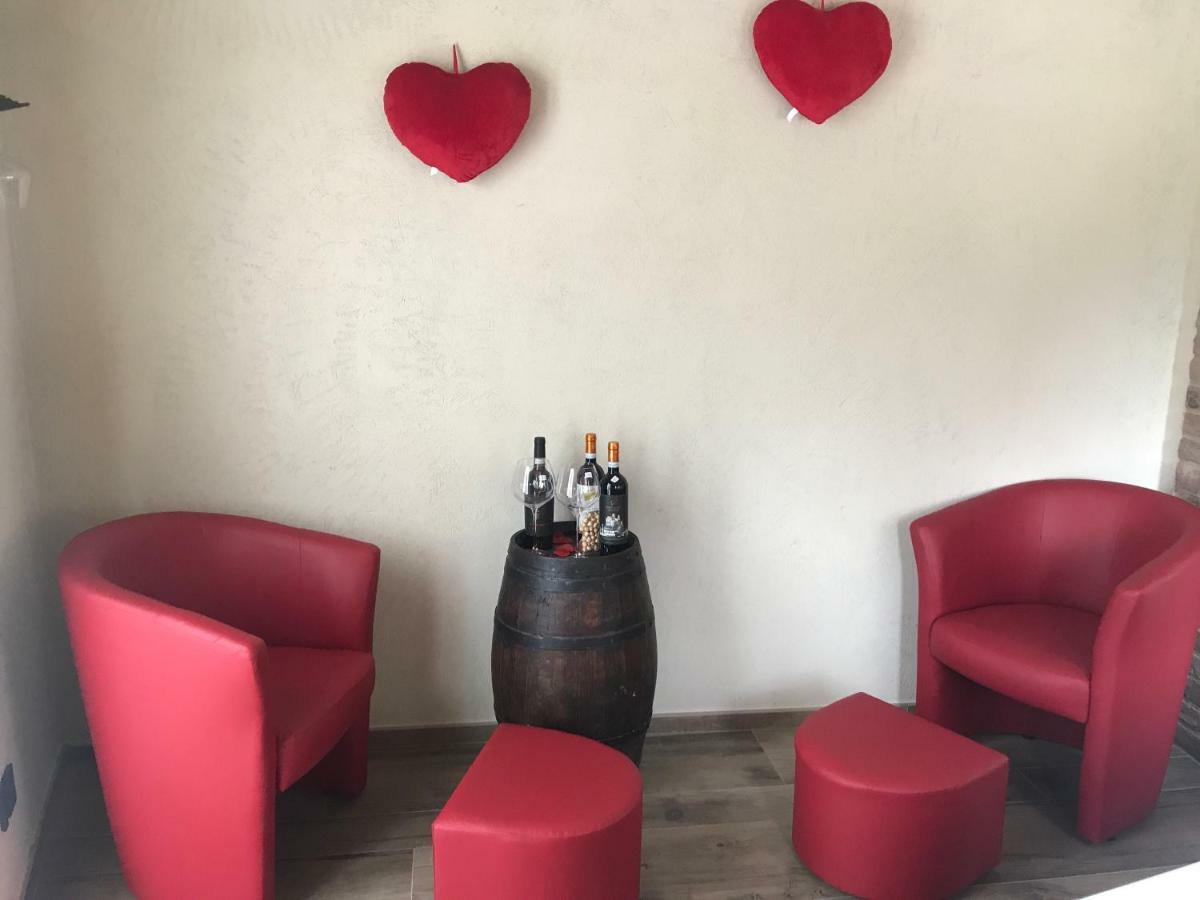 Villa Laura Castellinaldo エクステリア 写真